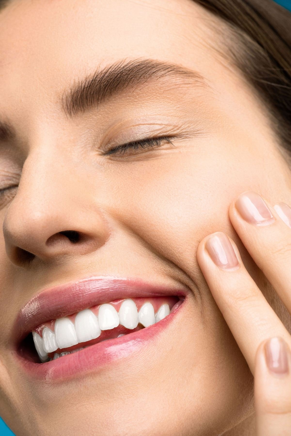 Sonrisa blanca y brillante